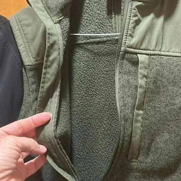 Men’s vest size medium - Picture 8 of 9